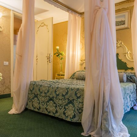 Hotel Becher Wenecja Zewnętrze zdjęcie